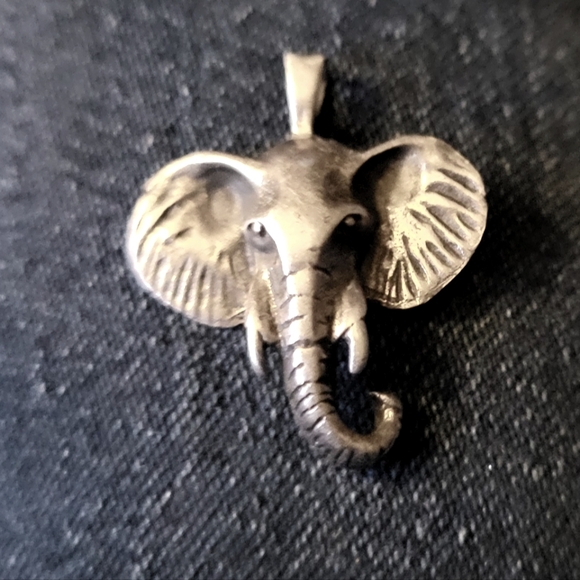 Elegant 925 Sterling SilverElephant  JewelryCharm Pendant - Picture 6 of 9